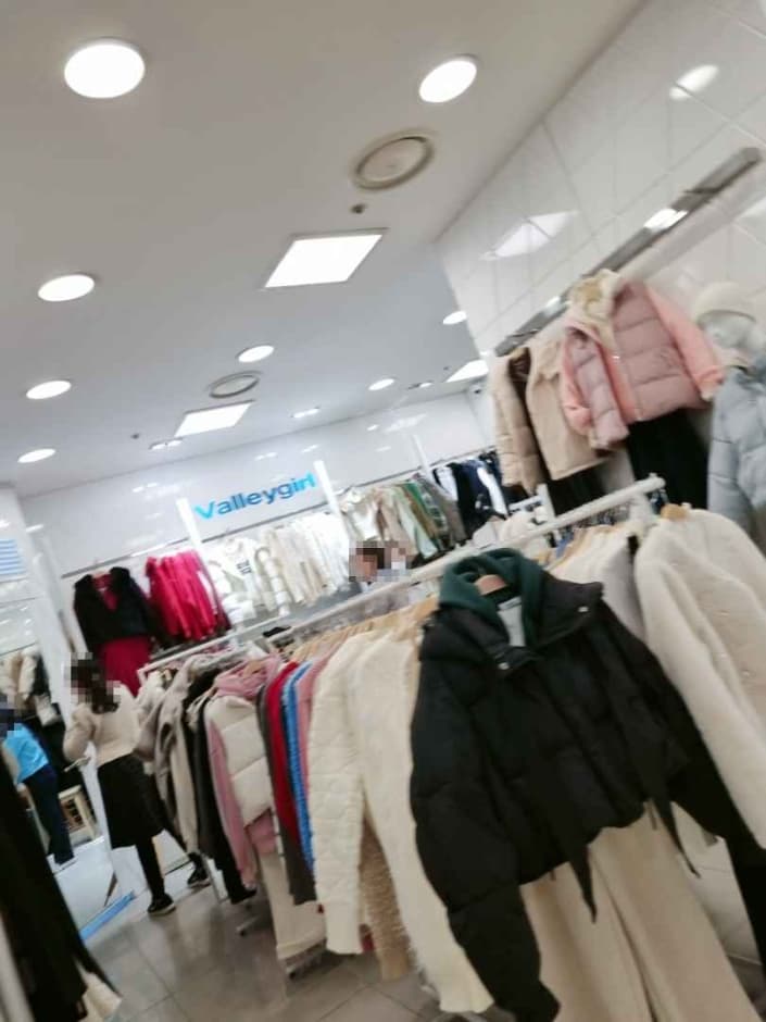 Valleygirl - Newcore Sanbon Branch [Tax Refund Shop] (밸리걸 뉴코아 산본점)