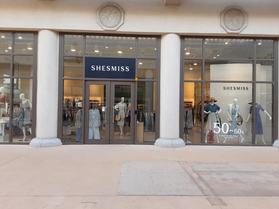 Shesmiss - Lotte Buyeo Branch [Tax Refund Shop] (쉬즈미스 롯데부여)