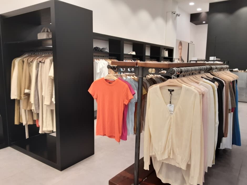 띠어리 롯데아울렛 김해점_3