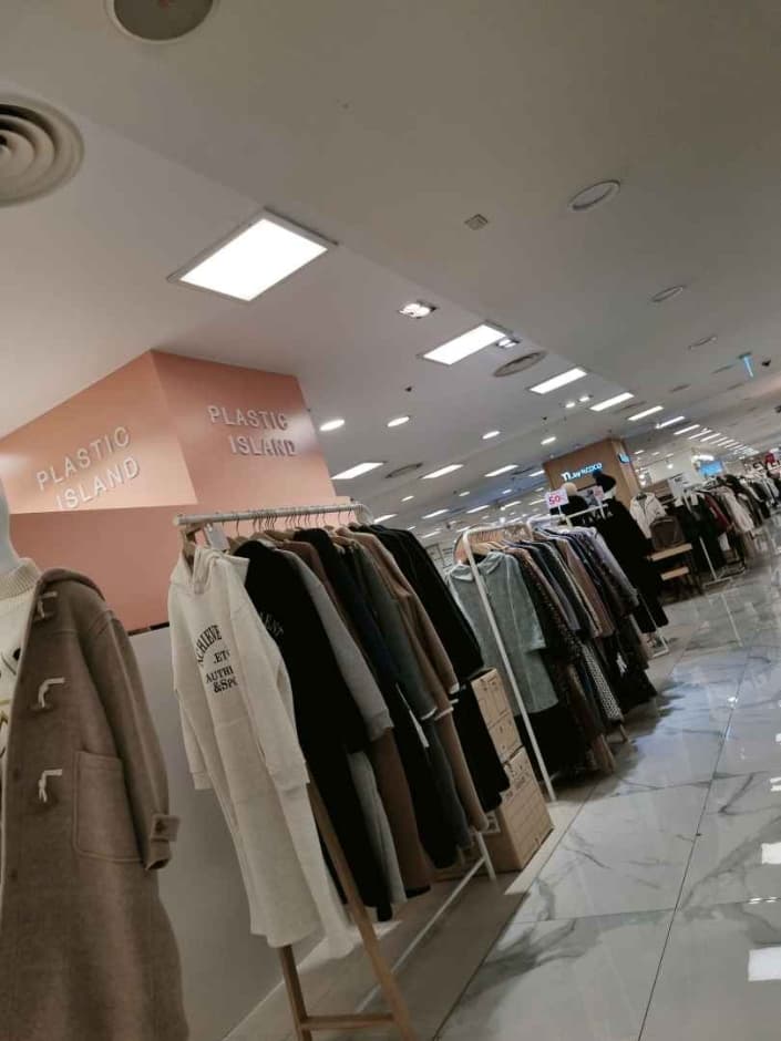 Plastic Island - Newcore Pyeongchon Branch [Tax Refund Shop] (플라스틱아일랜드 뉴코아 평촌)