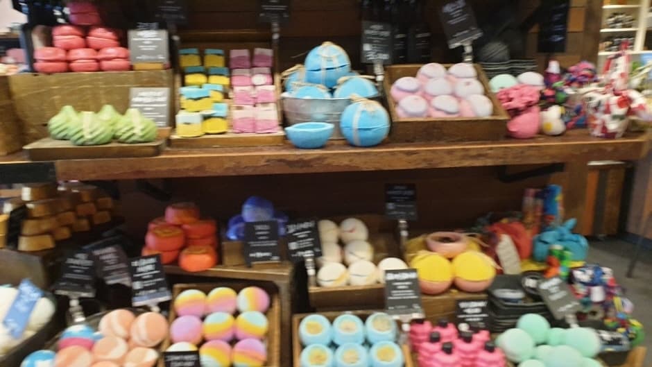 ㈜러쉬코리아 이태원역점_3