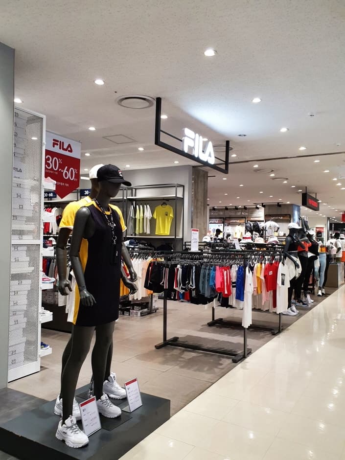 Fila - Lotte Gwanggyo Branch [Tax Refund Shop] (휠라 롯데광교)