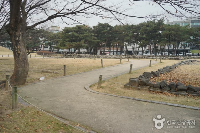 무장애_서울_석촌동고분군08