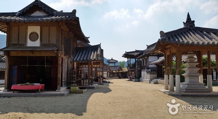 가을여행주간_야담(夜談)으로 거듭나는 백제의 고도, 공주와 부여_부여 서동요테마파크01