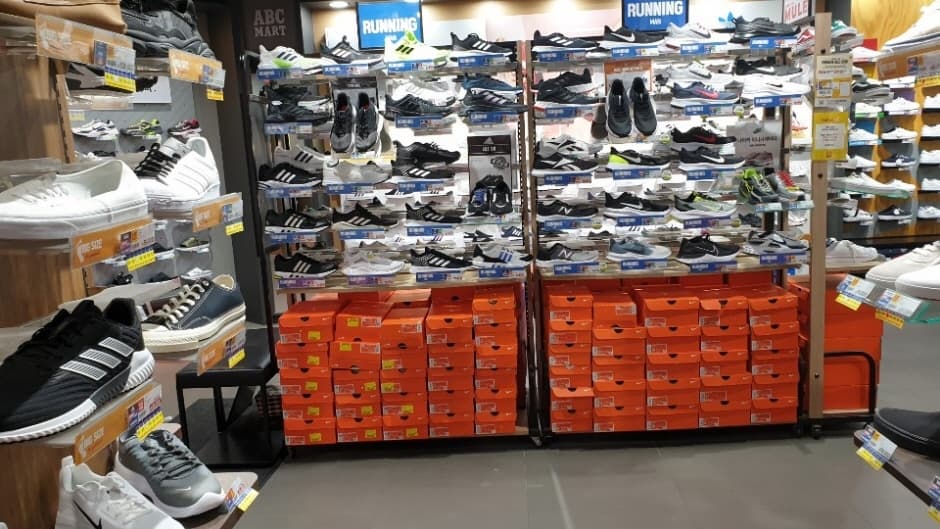 ABC-Mart - Itaewon Branch [Tax Refund Shop] (ABC마트 ST이태원)