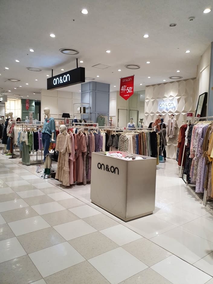 On & On - Lotte Gwanggyo Branch [Tax Refund Shop] (온앤온 롯데광교)