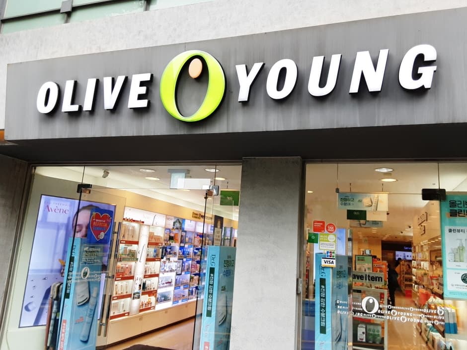 Olive Young - Sinchondaero Branch [Tax Refund Shop] (올리브영 신촌대로)