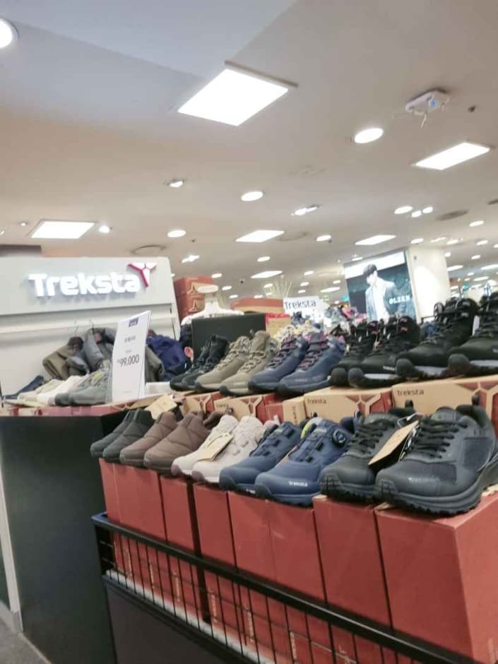 Treksta - Newcore Pyeongchon Branch [Tax Refund Shop] (트렉스타 뉴코아 평촌)