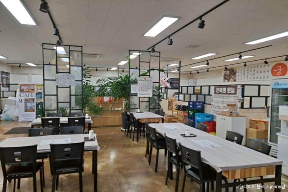 전라남도_완도군_명품전복궁_내부_1