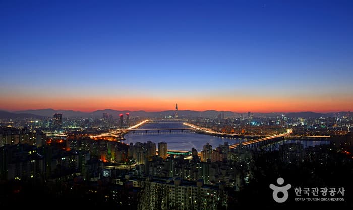 서울 지하철 타고 도심 속으로 일출 여행 간다03