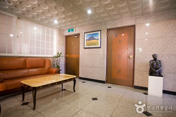 제주도_제주시_늘송파크텔_로비