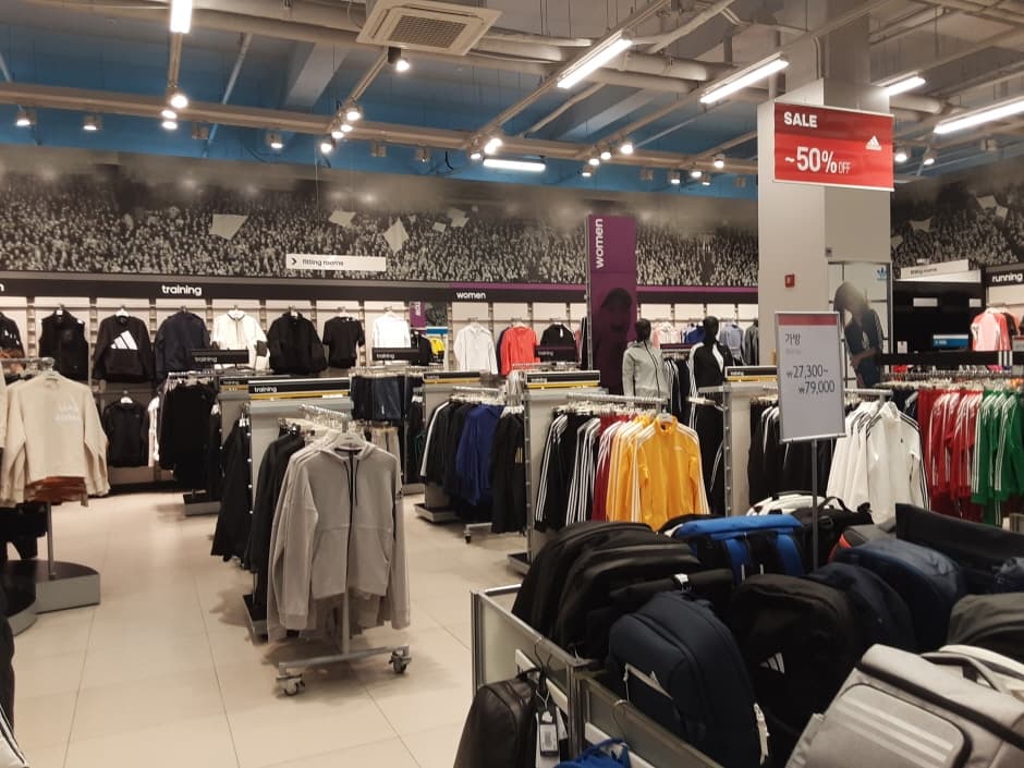 아디다스 롯데아울렛 부여점_2