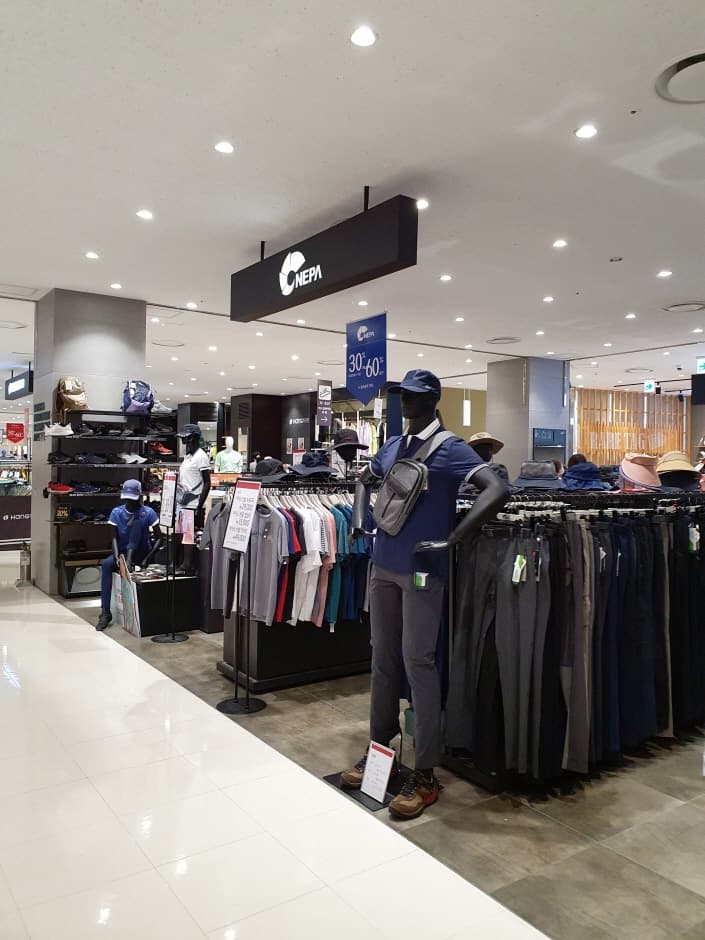 Nepa - Lotte Gwanggyo Branch [Tax Refund Shop] (네파 롯데광교)