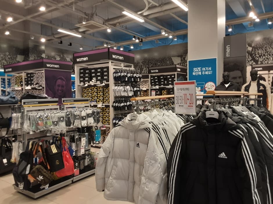 아디다스 롯데아울렛 부여점_3