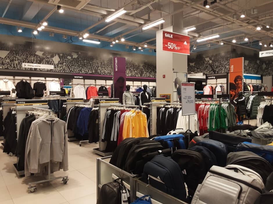 아디다스 롯데아울렛 부여점_4