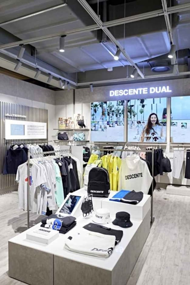 Descente - MODA Outlet Incheon Branch [Tax Refund Shop]  (데상트 모다아울렛 인천점)