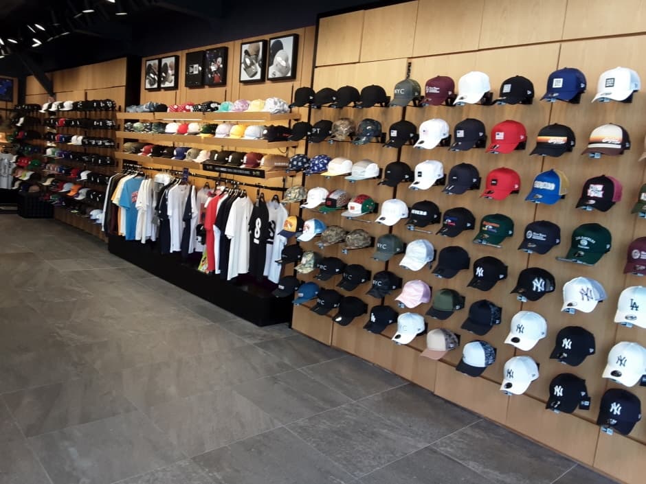 뉴에라_광복점_4