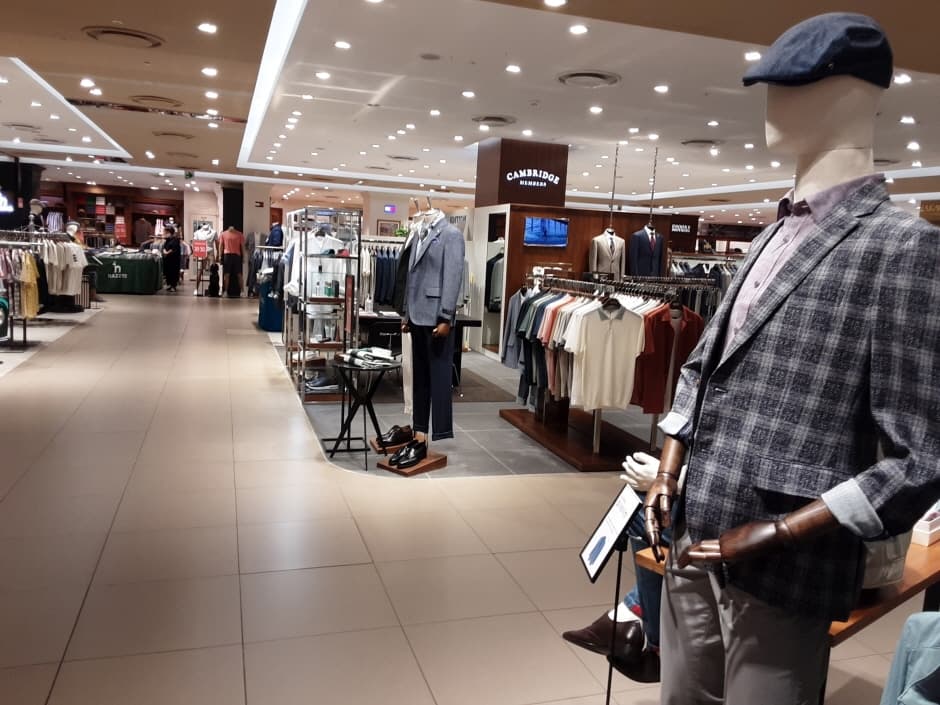 Kolon Cambridge Members - Lotte Changwon Branch [Tax Refund Shop] (코오롱 캠브리지 롯데창원)