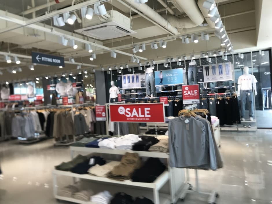 EW Spao - Onemount Branch [Tax Refund Shop] (EW 스파오 원마운트)