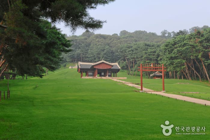Goyang West Five Royal Tombs [UNESCO World Heritage] (고양 서오릉 [유네스코 세계문화유산])