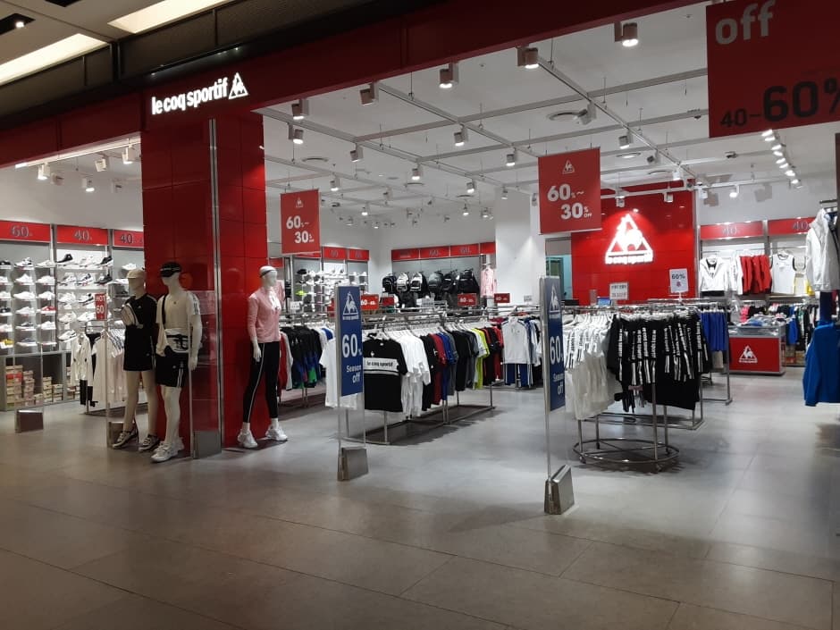 Le Coq Sportif - Hyundai Songdo Branch [Tax Refund Shop] (르꼬끄 현대송도)