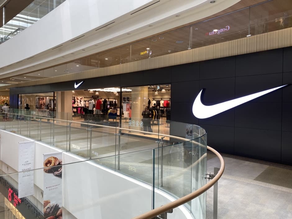 Nike - SQUARE1 Branch [Tax Refund Shop] (나이키 스퀘어원점)