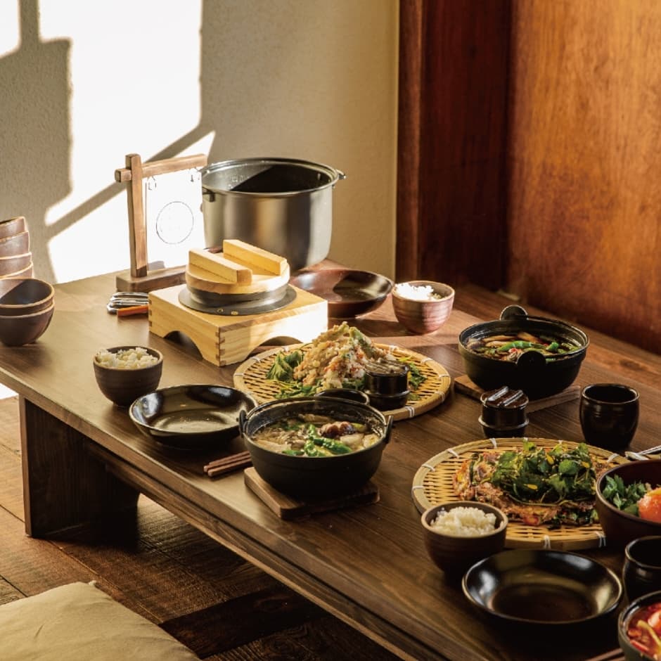 Woomoolzip Changsin Branch (우물집 창신점)