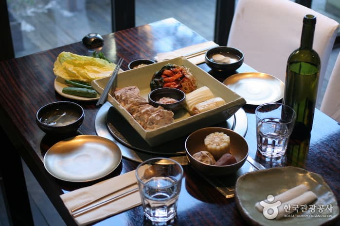 Gaehwaok (개화옥)