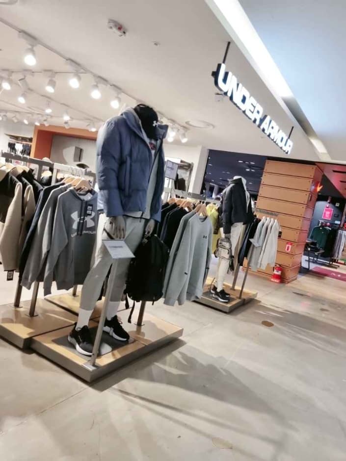 Under Armour [Tax Refund Shop] (언더아머)