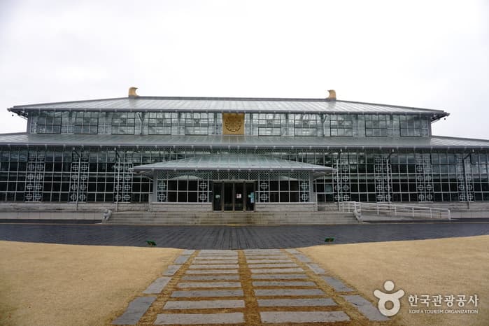 Gyeongju East Palace Garden (Donggungwon) (경주 동궁원)