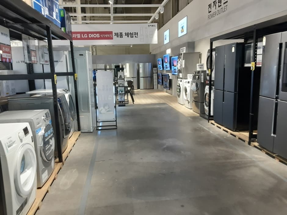 전자랜드천안메가마트점_3