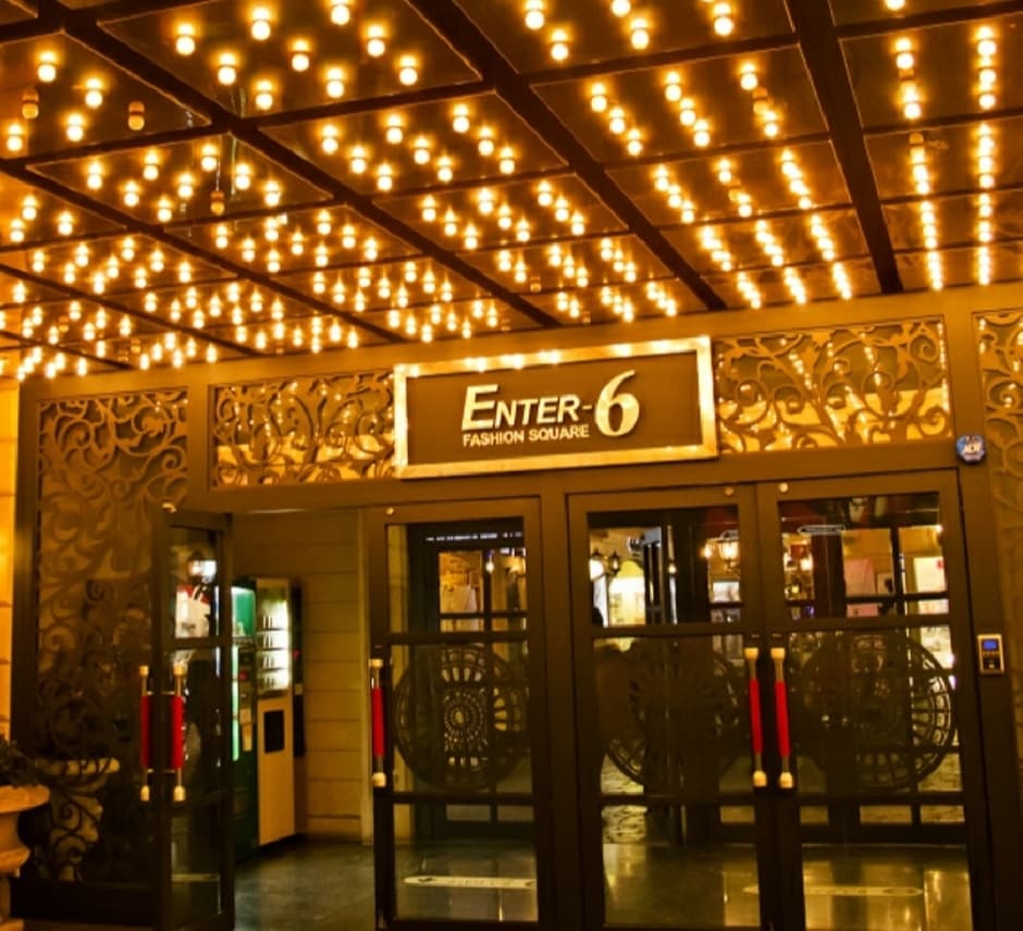 Enter 6 - Wangsimni Station Branch [Tax Refund Shop] (㈜엔터식스 왕십리역사점)