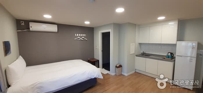 전남_지리산햇살_4인실 침대 1