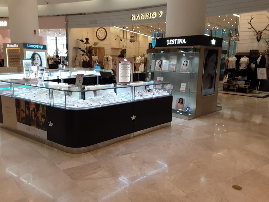 J.Estina - Lotte Gwangbok Branch [Tax Refund Shop] (제이에스티나 롯데 광복점)