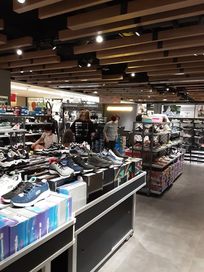 스케쳐스 현대동대문_2