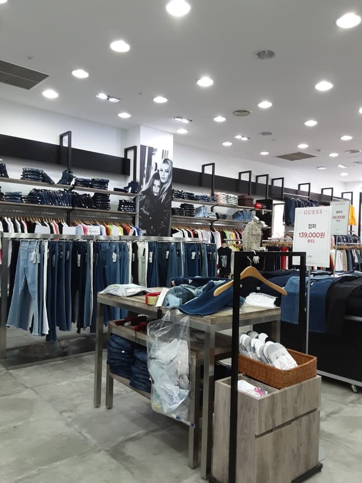 드레싱 게스 신세계파주_3