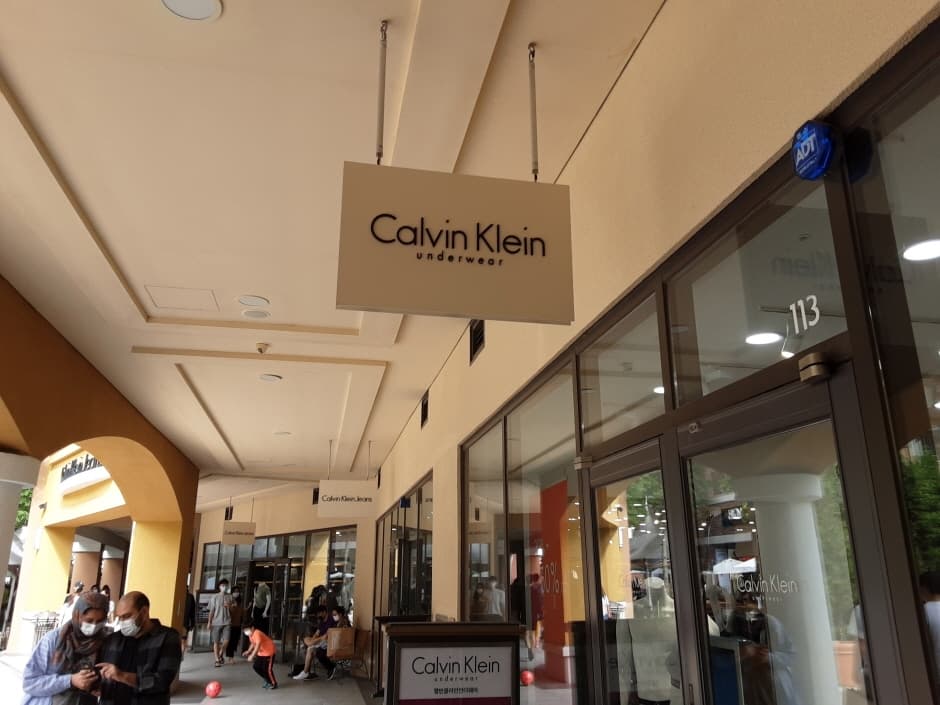 The Handsome Ck - Shinsegae Paju Branch [Tax Refund Shop] (한섬 CK 신세계파주)