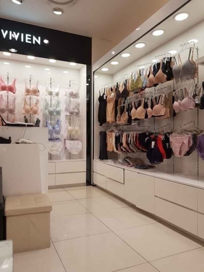 Vivienne - MODA Outlet Chuncheon Branch [Tax Refund Shop] (비비안 모다아울렛 춘천점)
