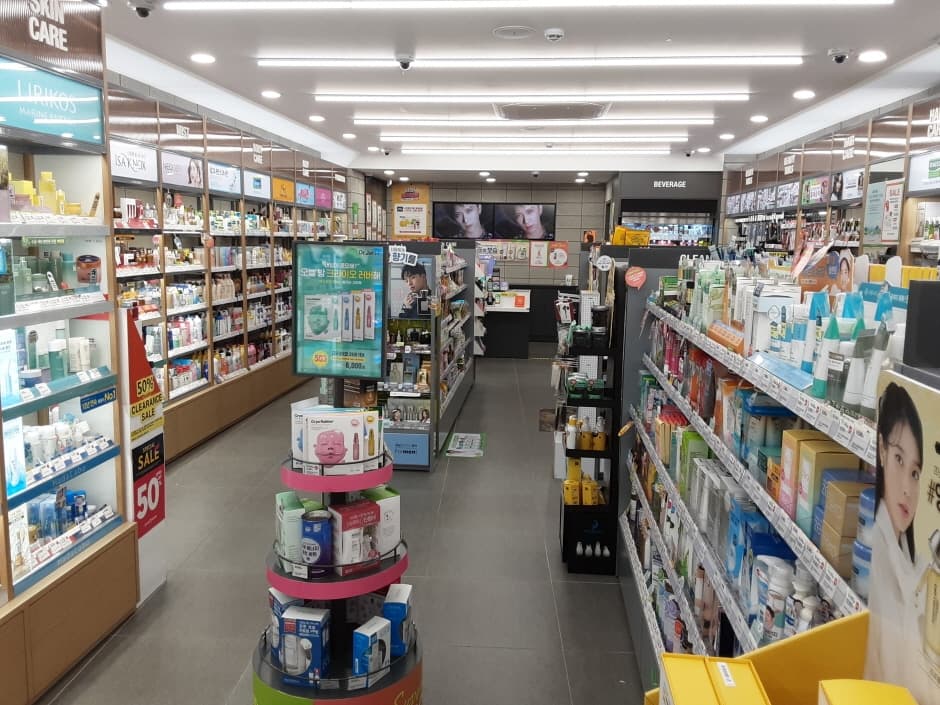 Olive Young - Jeju Dongmun Market Branch [Tax Refund Shop] (올리브영 제주동문시장)