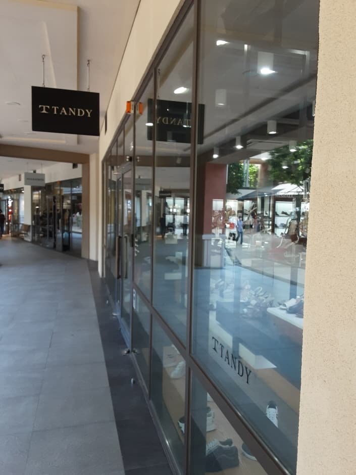 Tandy - Shinsegae Paju Branch [Tax Refund Shop] (탠디 신세계파주)