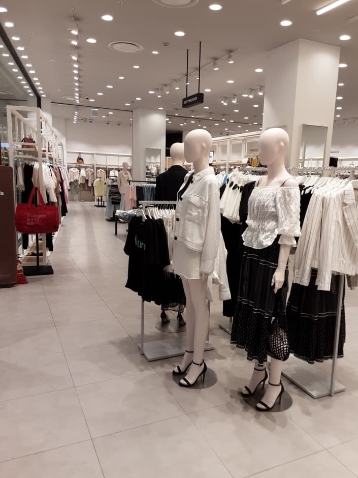 에잇세컨즈 롯데 동부산점_3