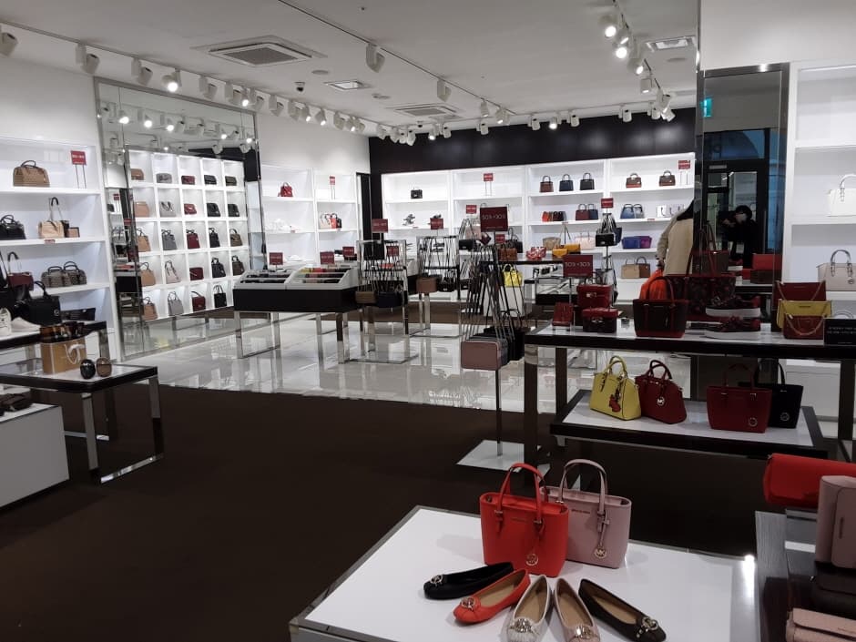 마이클코어스 신세계 부산점_4