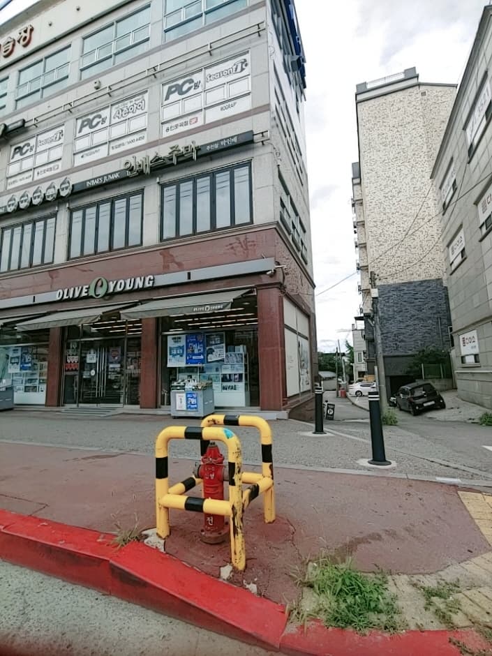 Olive Young - Yongin Pogok-ro Branch [Tax Refund Shop] (올리브영 용인포곡)