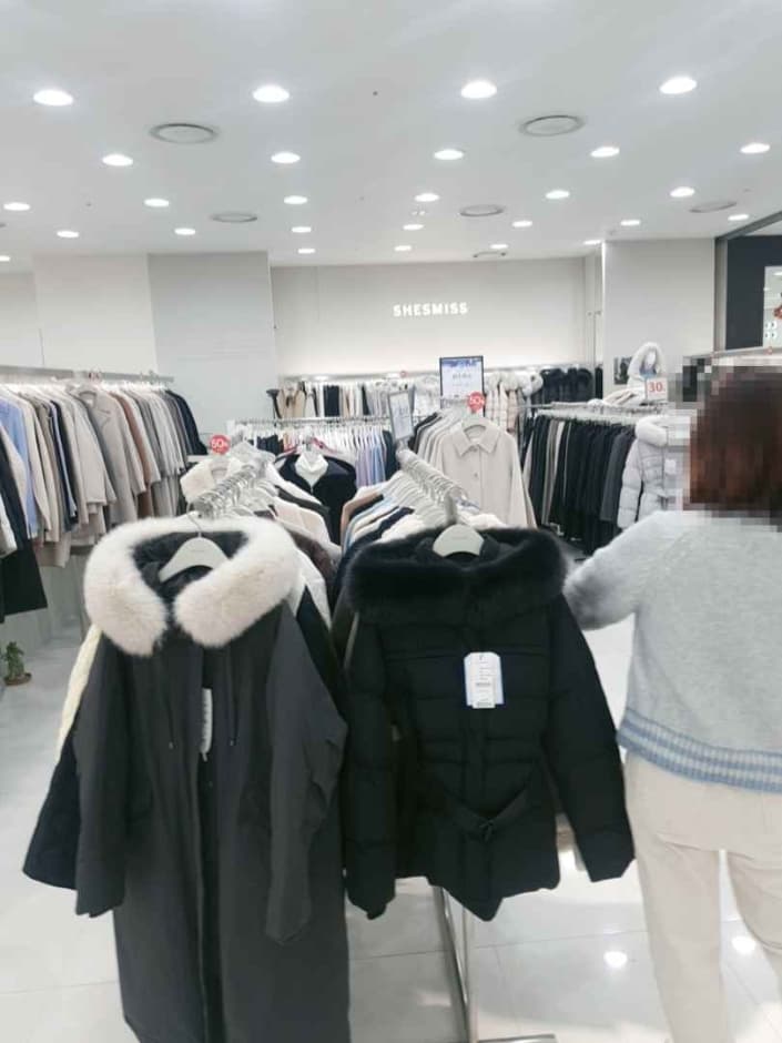 Shesmiss - MODA Outlet Incheon Branch [Tax Refund Shop]  (쉬즈미스 모다아울렛 인천점)