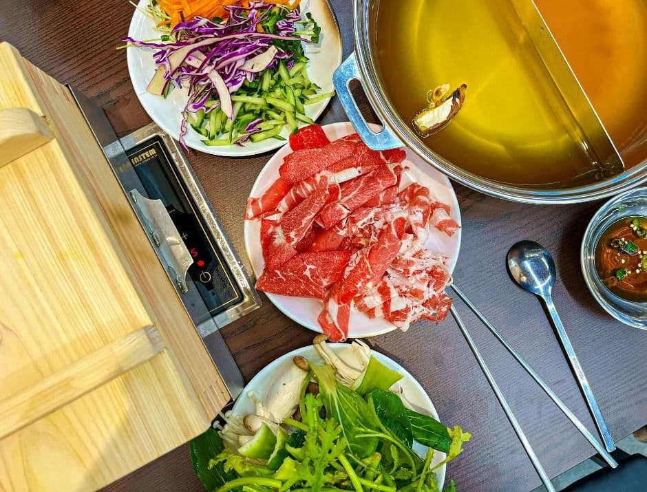 Pyeonbaek Sanghoe Jecheon Branch (편백상회 제천점)