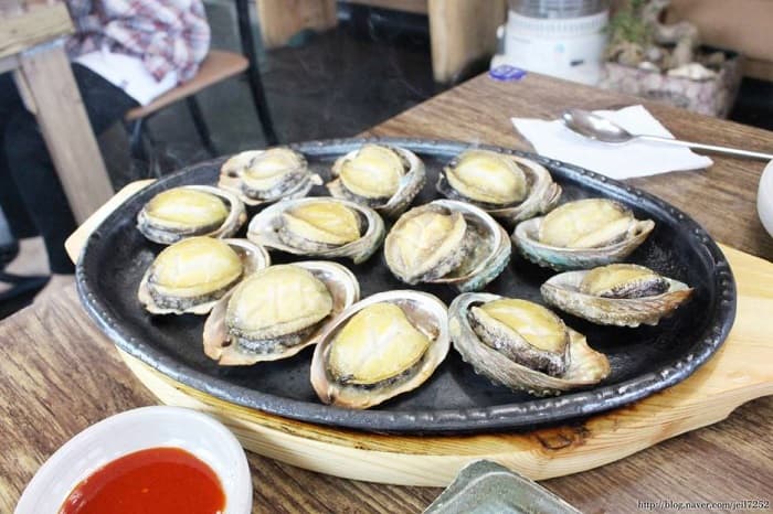 Myeongjin Jeonbok (명진전복)