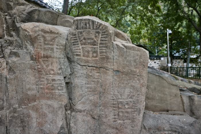 Goryeong Janggi-ri Rock Art (고령 장기리 암각화)